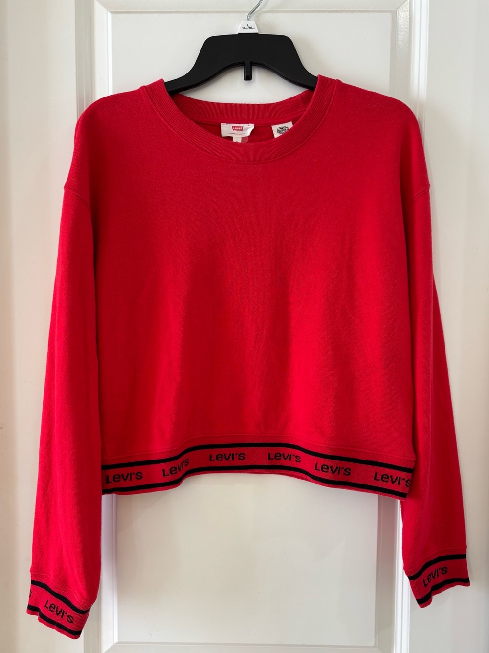 Levi's Women's Red Cropped Sweatshirt